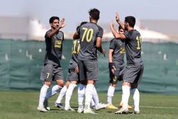 سپاهان مورایس با چهار گل استارت زد|تصاویر