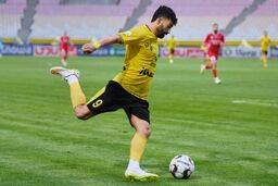 ستاره سپاهان بازی با پرسپولیس را از دست داد