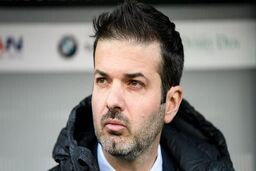 اولین عکس  از استراماچونی در هواپیما هنگام ترک ایران

