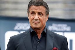 جنگ تن به تن راکی با کرونا! + عکس

