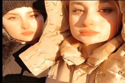 عکس متفاوت سارا و نیکا در طبیعت 