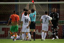 هواداران نگران پخش تلویزیونی مس رفسنجان - پرسپولیس 