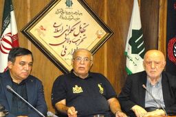 تاجرنیا: چرا کاری می‌کنند که بازیکنان دو قراردادی شوند؟
