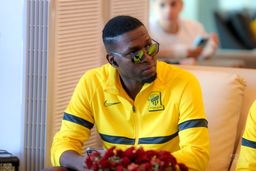 بنزما از هواپیمای الاتحاد به ایران جا ماند|تصاویر