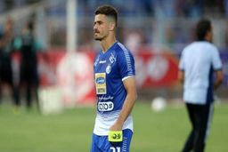 چرا کاپیتان استقلال در تمرینات غایب است؟

