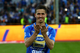 آشتی‌کنان دو استقلالی در دادسرا + عکس

