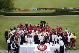 عکس کادوی تولد لاکچری زلاتان به خودش! | خودشیفتگی زلاتان سوژه شد