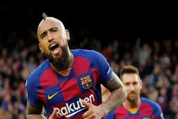 اتفاق عجیب این بار در فوتبال اسپانیا:شکایت ویدال با پیراهن آبی اناری از بارسا!


