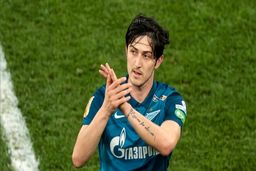 تقلب سردار آزمون از روی دست دو ستاره پرسپولیسی!