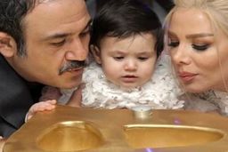 حیوان خانگی مهران غفوریان همه رو شوکه کرد | شوخی پشت وانتی آرزو خانوم با آقا مهران رو ببین!! | عکس جشن تولد خودمونی غفوریان برای مادرش