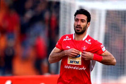 شجاع خلیل زاده در پرسپولیس ماندنی شد

