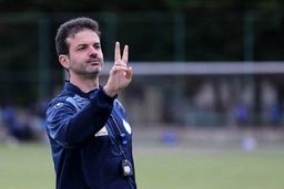 بیانیه عجیب باشگاه استقلال در پاسخ به استراماچونی؛ هم بیا و هم نیا!

