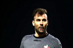 دروازه‌بان پرسپولیس در آستانه فسخ قرارداد

