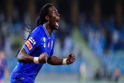 حواس استقلال به شیر فرانسوی