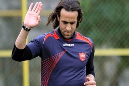 دست رد علی کریمی به سینه تراکتوری‌ها

