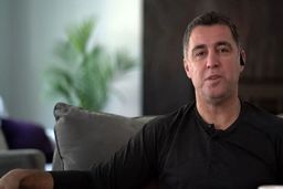 مسافرکشی اسطوره فوتبال ترکیه در آمریکا + جزئیات

