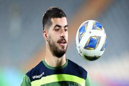 عزت‌اللهی:چه کسی گفته در ایران فقط برای استقلال بازی می کنم