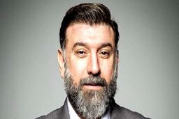 علی کریمی و کاظمیان هم به بیمارستان رفتند