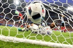 کاهش دستمزد بازیکنان ایرانی عملی می شود؟

