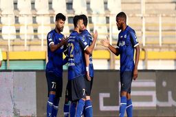 شکست ابهامی مقابل ساپینتو؛استقلال در تعقیب پرسپولیس