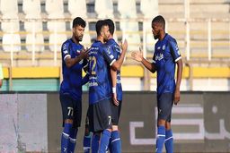 شکست ابهامی مقابل ساپینتو؛استقلال در تعقیب پرسپولیس