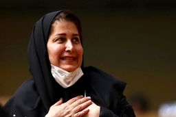 ماجراهای بی‌پایان زنی که به حاشیه‌های فوتبال دامن می‌زند!