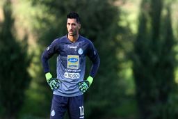 رقم وسوسه انگیز سپاهان برای دروازه‌بان استقلال !