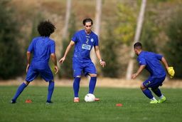 کسر طلب یک میلیارد و ۷۸۹ میلیونی نادری از حسابش!

