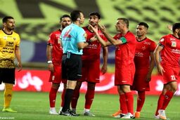 دیدار حساس پرسپولیس- سپاهان