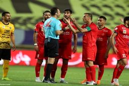 دیدار حساس پرسپولیس- سپاهان