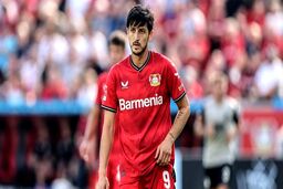 سردار آزمون در آلمان ماندنی شد