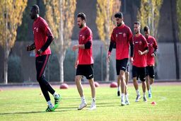 دیدار پرسپولیس و ستاره سرخ در تهران