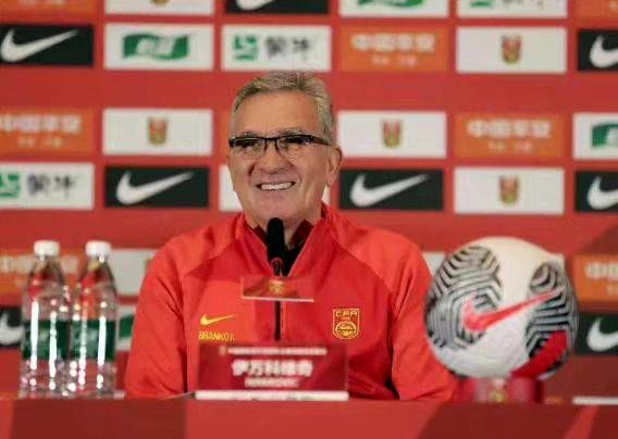 (عکس) برانکو با لباس تیم ملی چین