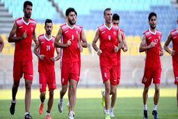 پرسپولیس قبل از استقلال با تراکتور بازی می کند