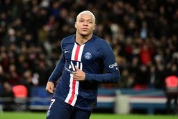 رفتار جالب امباپه با کودک جیمی جامپی در بازی با آمیا  + عکس

