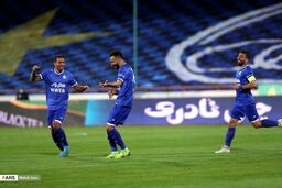 دیدار استقلال فولاد در آزادی