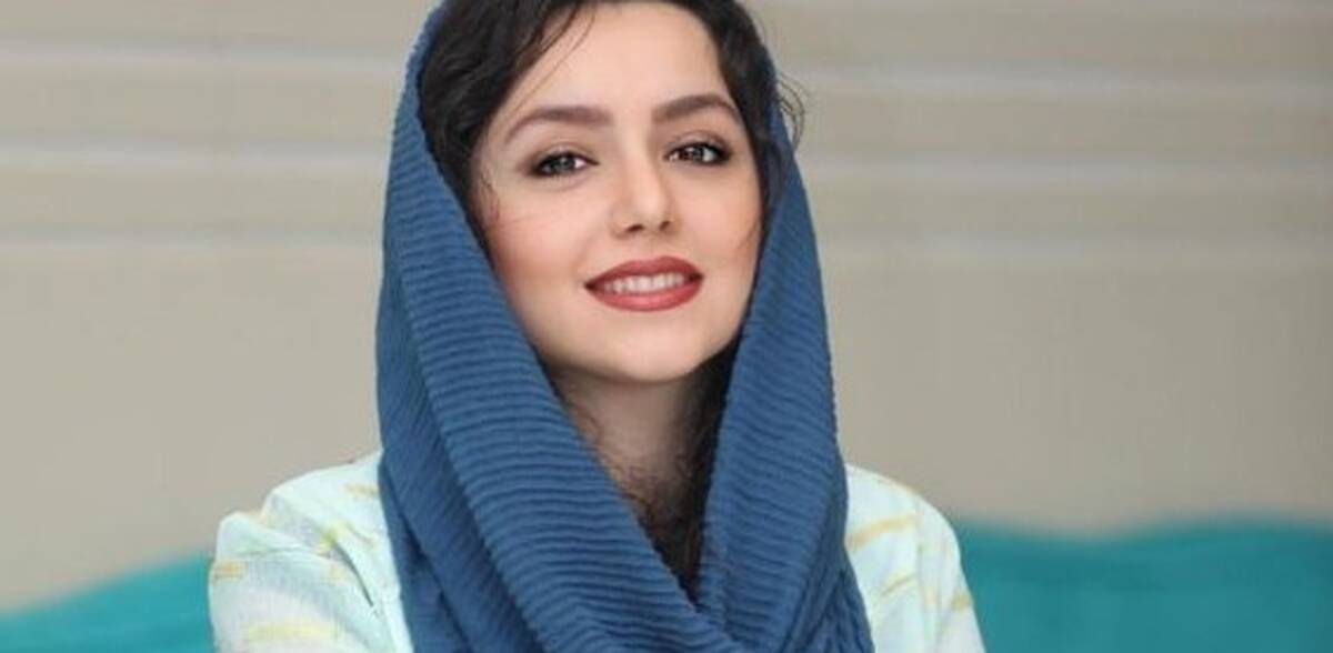 حرکات عجیب و عاشقانه نازنین بیاتی در مراسم رسمی+ ویدئو