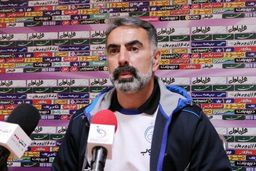 سرمربی استقلال:بازیکنانم از گل زودهنگام ترسیدند