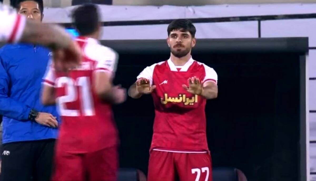 عمری دفرچه خدمت سربازی گرفت