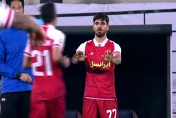 عمری دفرچه خدمت سربازی گرفت