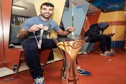 رونمایی از پوستر دربی پورتو مزین شده به عکس لژیونر ایرانی + عکس

