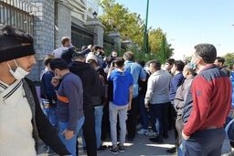 استقلالی‌ها بازهم جلوی مجلس تجمع کردند/ تلاش‌های نافرجام خلیل‌زاده، فکری و مظلومی
