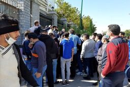 استقلالی‌ها بازهم جلوی مجلس تجمع کردند/ تلاش‌های نافرجام خلیل‌زاده، فکری و مظلومی
