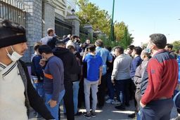 استقلالی‌ها بازهم جلوی مجلس تجمع کردند/ تلاش‌های نافرجام خلیل‌زاده، فکری و مظلومی
