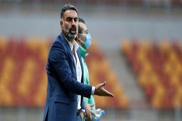  محمود فکری سرمربی استقلال محکوم شد