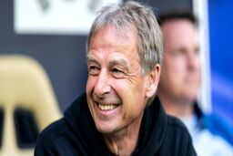 AFC چشمانش را بر روی کلینزمن بست