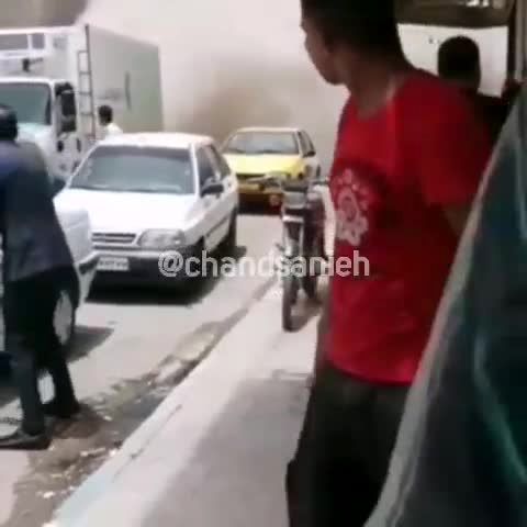 اولین ویدئو از لحظه ریزش ساختمان متروپل و فرار مردم 