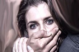 فیلم عجیب از شلیک قاضی به قصاب بی‌صفت در دادگاه / جنازه زن فقیر را بعد از تعرض چرخ کردم! 

