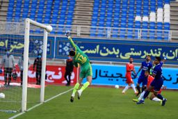 لحظه حساسی که آبی‌ها در مشهد سکته کردند! + عکس