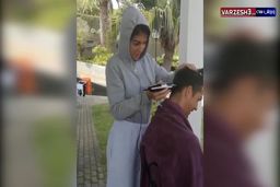 آرایش موی سر رونالدو توسط همسرش